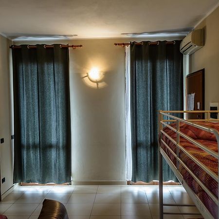 بيستياره بوروميو Bed And Breakfast Linate المظهر الخارجي الصورة