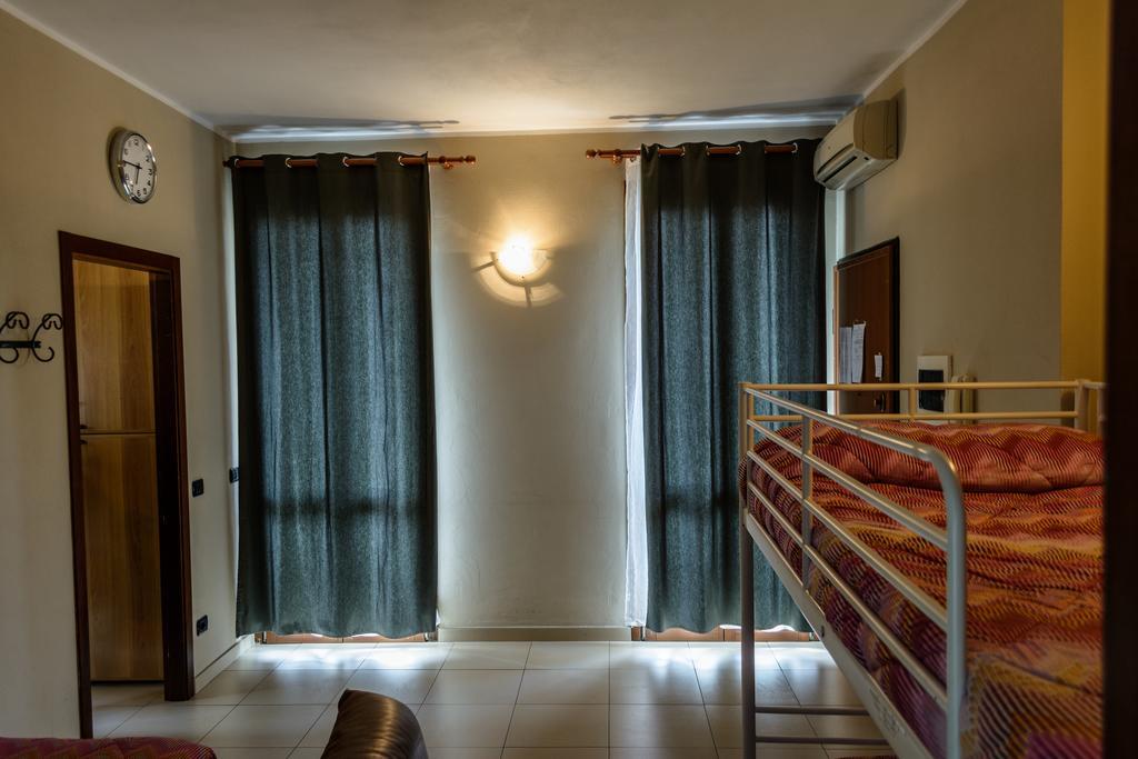 بيستياره بوروميو Bed And Breakfast Linate المظهر الخارجي الصورة