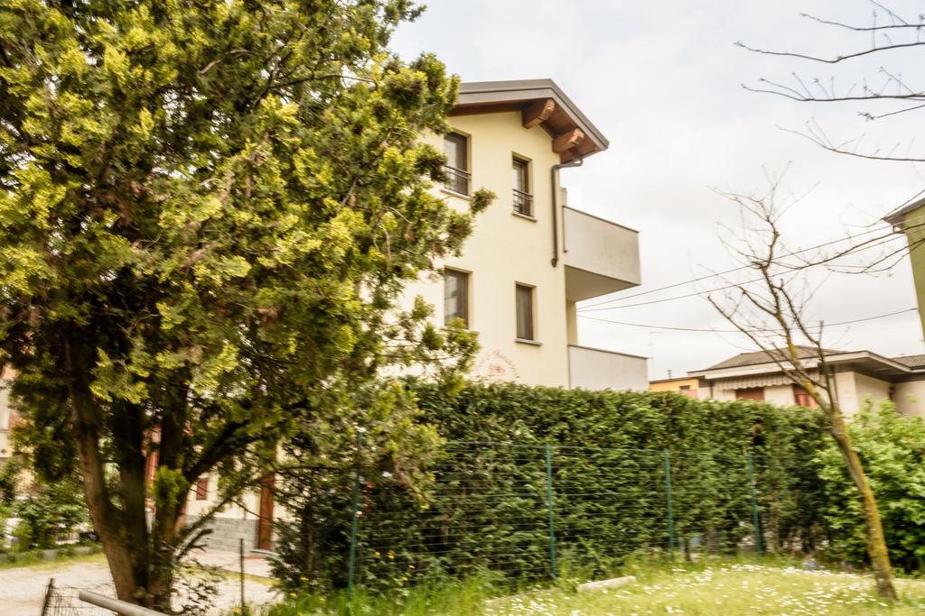 بيستياره بوروميو Bed And Breakfast Linate المظهر الخارجي الصورة