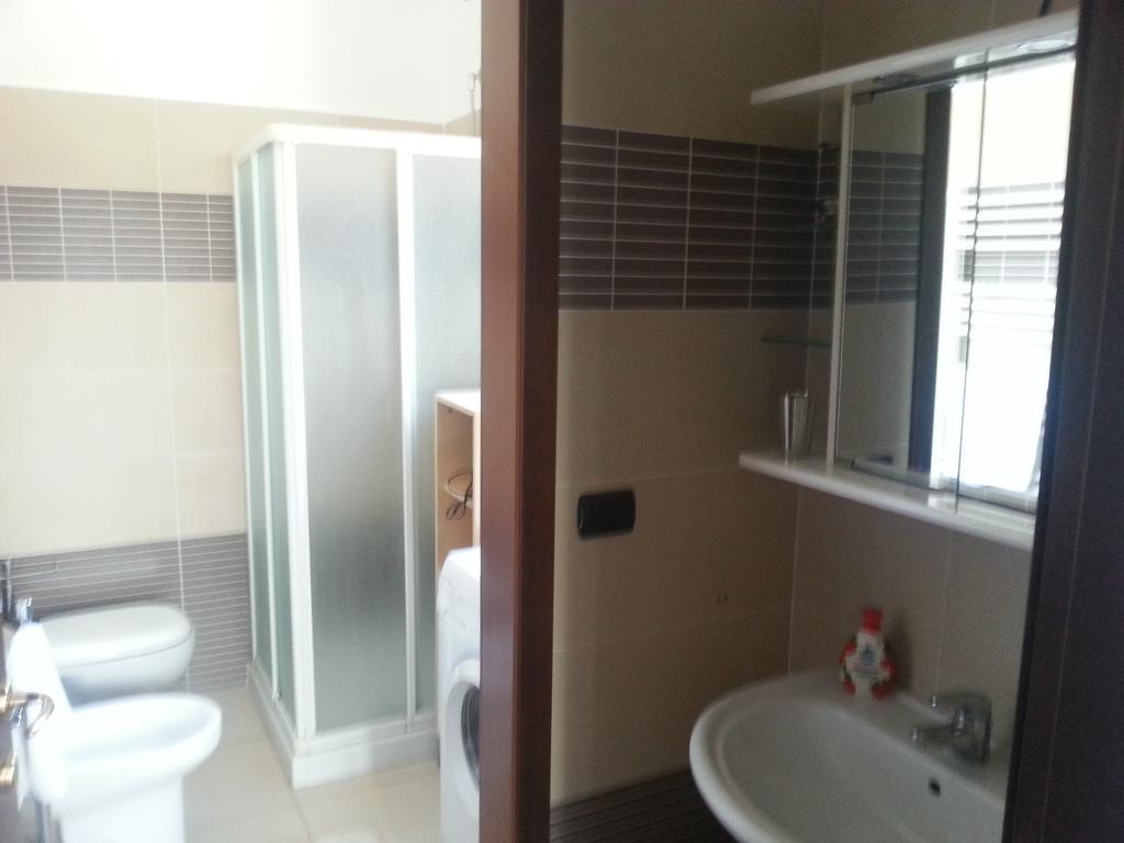 بيستياره بوروميو Bed And Breakfast Linate الغرفة الصورة